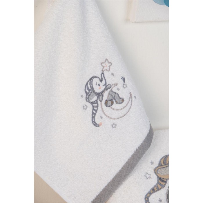 Set of 2 Towels Dreaming Elephant White